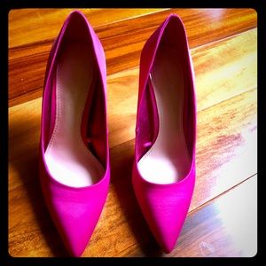 ZARA 3.5 in magenta satin pump with RED heel!
